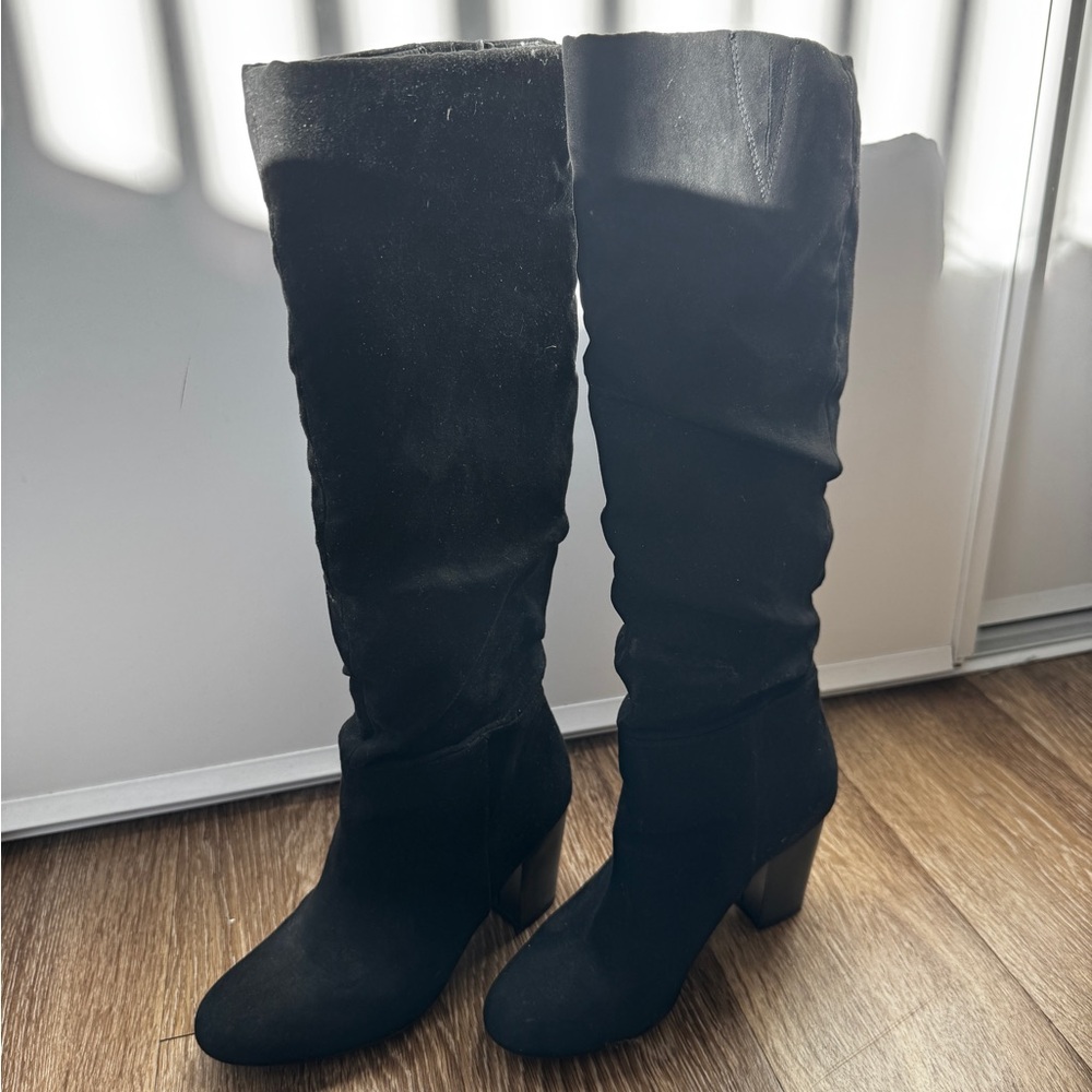 Black Knee high Boots with Slouchy Design and Rounded Toe